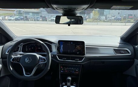 Volkswagen T-Roc I, 2025 год, 3 300 000 рублей, 29 фотография