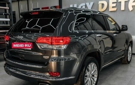 Jeep Grand Cherokee, 2017 год, 3 000 000 рублей, 5 фотография