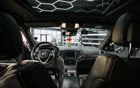 Jeep Grand Cherokee, 2017 год, 3 000 000 рублей, 22 фотография