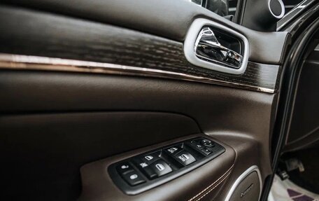 Jeep Grand Cherokee, 2017 год, 3 000 000 рублей, 21 фотография