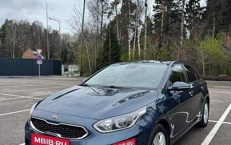 KIA cee'd III, 2019 год, 1 800 000 рублей, 2 фотография