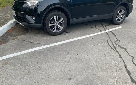 Toyota RAV4, 2018 год, 2 400 000 рублей, 9 фотография