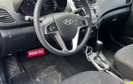 Hyundai Solaris II рестайлинг, 2015 год, 1 150 000 рублей, 5 фотография