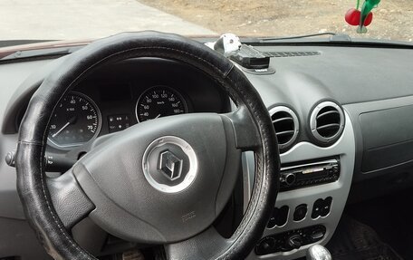 Renault Sandero I, 2013 год, 720 000 рублей, 2 фотография