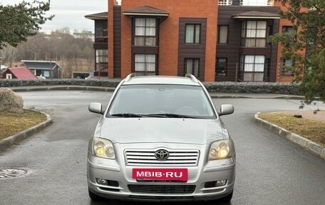 Toyota Avensis III рестайлинг, 2004 год, 570 000 рублей, 2 фотография