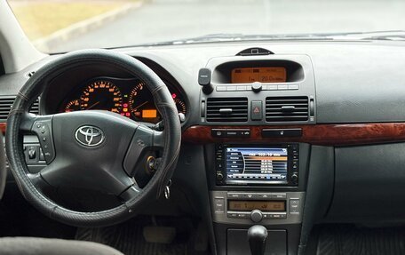 Toyota Avensis III рестайлинг, 2004 год, 570 000 рублей, 10 фотография