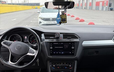 Volkswagen Tiguan II, 2021 год, 2 399 000 рублей, 9 фотография