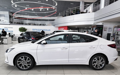 Hyundai Elantra VI рестайлинг, 2019 год, 1 850 000 рублей, 10 фотография