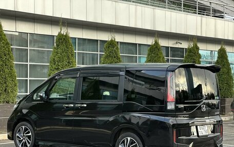 Honda Stepwgn IV, 2016 год, 1 950 000 рублей, 4 фотография