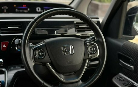 Honda Stepwgn IV, 2016 год, 1 950 000 рублей, 8 фотография