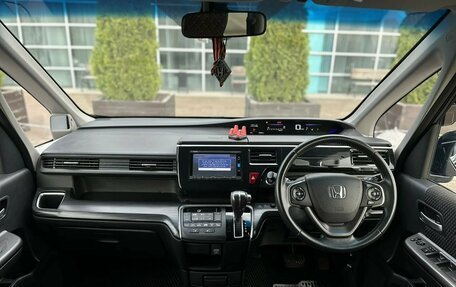 Honda Stepwgn IV, 2016 год, 1 950 000 рублей, 7 фотография