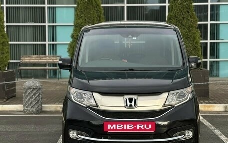 Honda Stepwgn IV, 2016 год, 1 950 000 рублей, 2 фотография