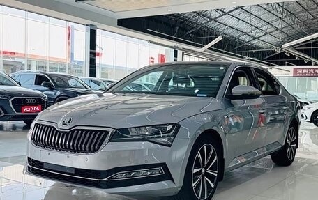 Skoda Superb III рестайлинг, 2022 год, 2 361 000 рублей, 1 фотография