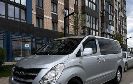 Hyundai Grand Starex Grand Starex I рестайлинг 2, 2009 год, 1 275 000 рублей, 24 фотография