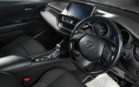 Toyota C-HR I рестайлинг, 2018 год, 1 959 000 рублей, 8 фотография