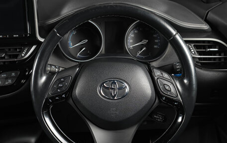 Toyota C-HR I рестайлинг, 2018 год, 1 959 000 рублей, 14 фотография