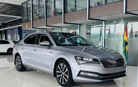 Skoda Superb III рестайлинг, 2022 год, 2 361 000 рублей, 3 фотография