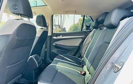 Volkswagen Golf VIII, 2022 год, 1 830 000 рублей, 13 фотография