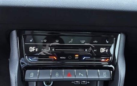 Skoda Karoq I, 2022 год, 2 175 000 рублей, 14 фотография