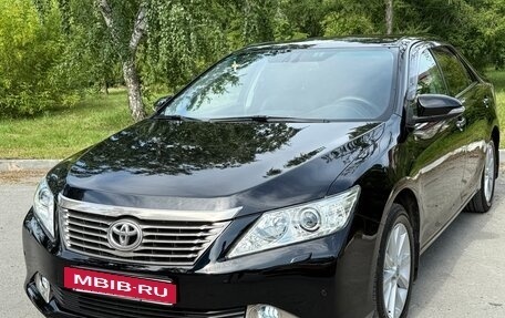 Toyota Camry, 2014 год, 1 990 000 рублей, 10 фотография