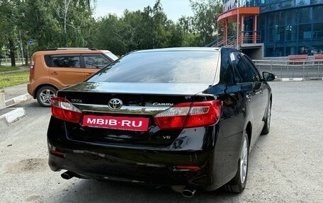 Toyota Camry, 2014 год, 1 990 000 рублей, 4 фотография