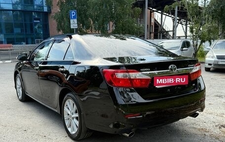 Toyota Camry, 2014 год, 1 990 000 рублей, 6 фотография