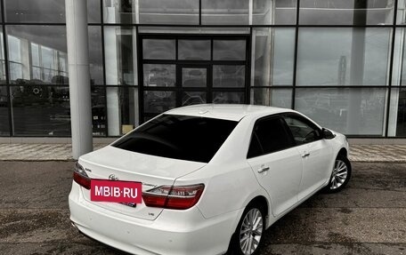 Toyota Camry, 2015 год, 2 090 000 рублей, 6 фотография
