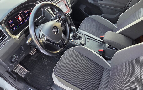 Volkswagen Tiguan II, 2019 год, 2 390 000 рублей, 5 фотография