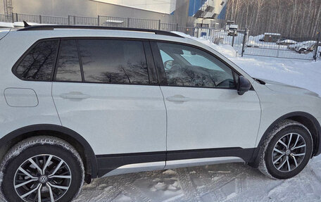 Volkswagen Tiguan II, 2019 год, 2 390 000 рублей, 8 фотография