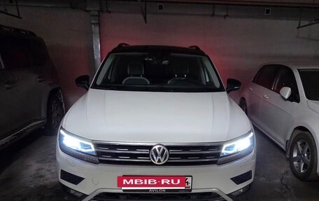 Volkswagen Tiguan II, 2019 год, 2 390 000 рублей, 10 фотография