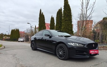 Jaguar XE I рестайлинг, 2017 год, 2 300 000 рублей, 9 фотография