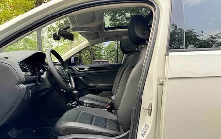 Volkswagen T-Roc I, 2022 год, 1 991 000 рублей, 9 фотография