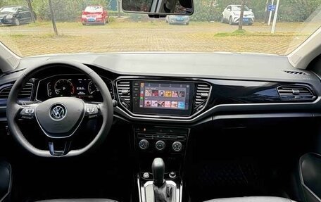 Volkswagen T-Roc I, 2022 год, 1 991 000 рублей, 11 фотография