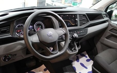 Volkswagen Caravelle T6 рестайлинг, 2022 год, 5 095 000 рублей, 8 фотография