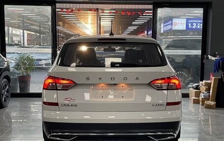 Skoda Kamiq I, 2022 год, 1 896 000 рублей, 5 фотография