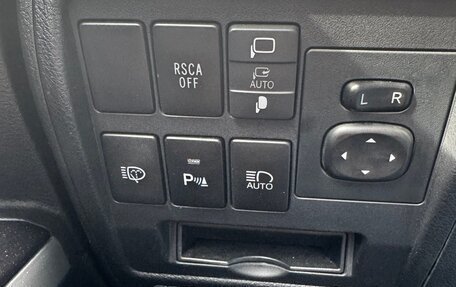 Toyota Land Cruiser 200, 2019 год, 7 850 000 рублей, 11 фотография