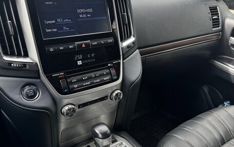 Toyota Land Cruiser 200, 2019 год, 7 850 000 рублей, 9 фотография