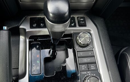 Toyota Land Cruiser 200, 2019 год, 7 850 000 рублей, 10 фотография