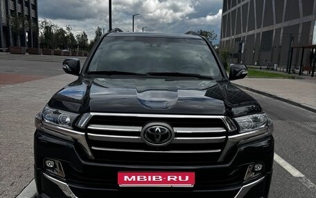 Toyota Land Cruiser 200, 2019 год, 7 850 000 рублей, 2 фотография