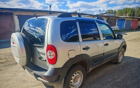 Chevrolet Niva I рестайлинг, 2018 год, 560 000 рублей, 1 фотография
