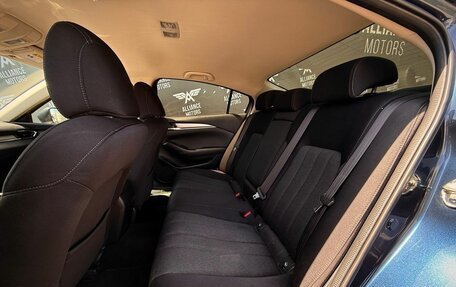 Mazda 6, 2018 год, 1 900 000 рублей, 11 фотография