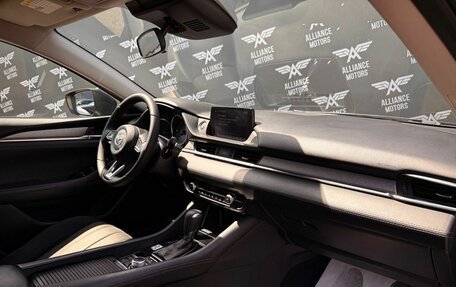 Mazda 6, 2018 год, 1 900 000 рублей, 24 фотография