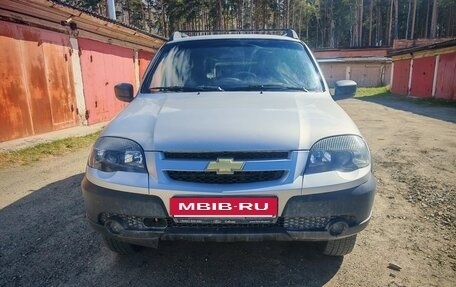 Chevrolet Niva I рестайлинг, 2018 год, 560 000 рублей, 2 фотография