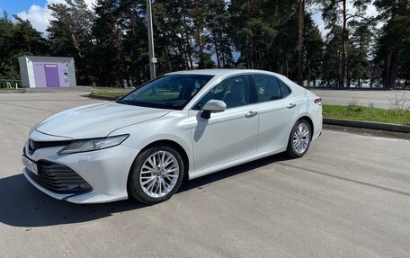Toyota Camry, 2020 год, 3 300 000 рублей, 2 фотография