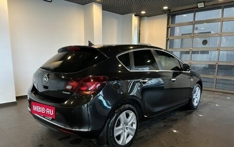 Opel Astra J, 2014 год, 825 000 рублей, 3 фотография