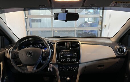 Renault Logan II, 2018 год, 918 000 рублей, 9 фотография