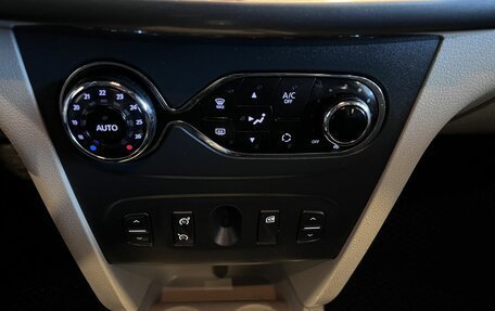 Renault Logan II, 2018 год, 918 000 рублей, 15 фотография