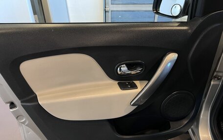 Renault Logan II, 2018 год, 918 000 рублей, 22 фотография