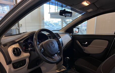 Renault Logan II, 2018 год, 918 000 рублей, 23 фотография