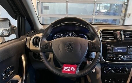 Renault Logan II, 2018 год, 918 000 рублей, 10 фотография
